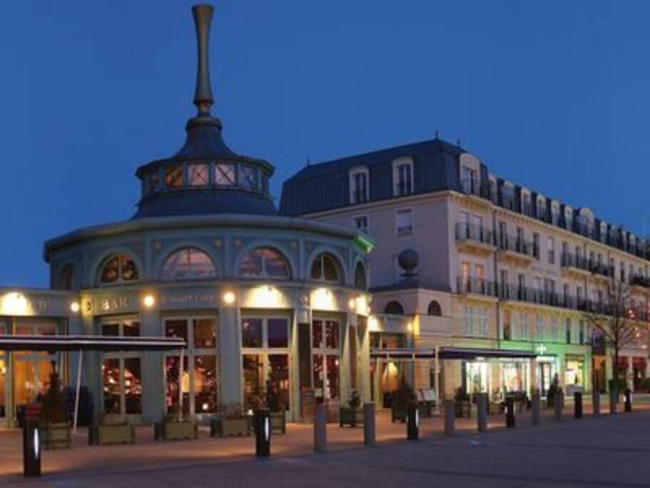 Disneyland Paris 70M² Face Parc, Place Ariane Σερί Εξωτερικό φωτογραφία